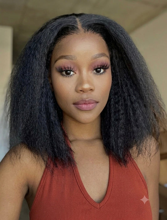 Voltage - Mi-Longue Kinky Straight Noir Naturel │Lace Tulle 7x5 HD  │Cheveux Vierges Brésiliens